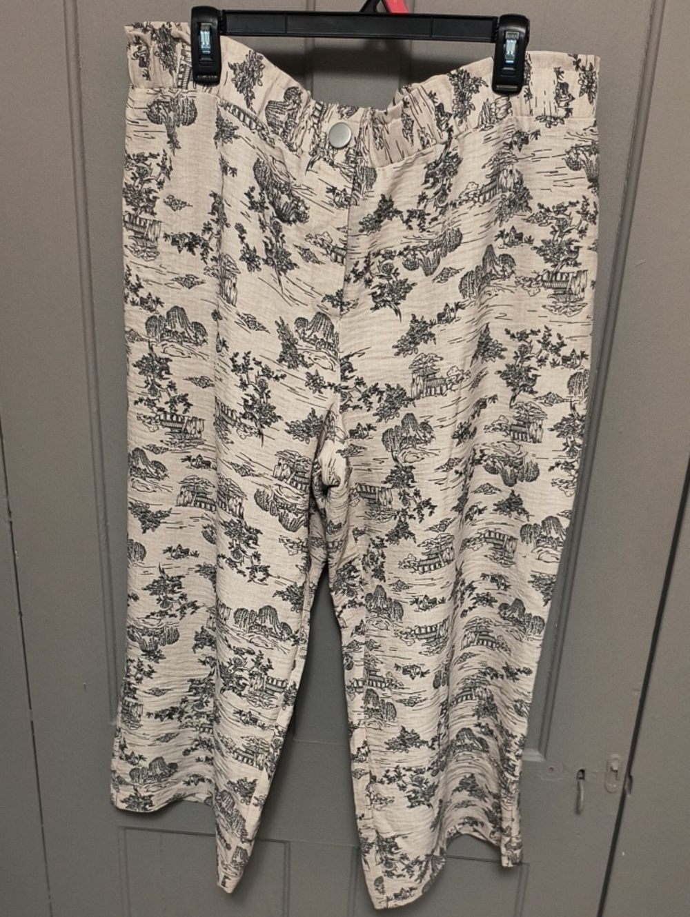 Scenic Print Wide-Leg Pants in Cream and Black